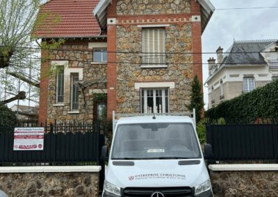 Maison rénovée par un couvreur à Suresnes 92150