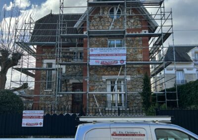 Chantier de rénovation complète de toiture dans les Hauts-de-Seine