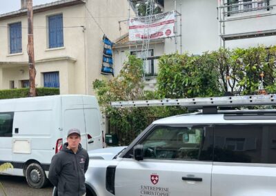 Réparation de gouttière et zinguerie sur toiture en tuiles